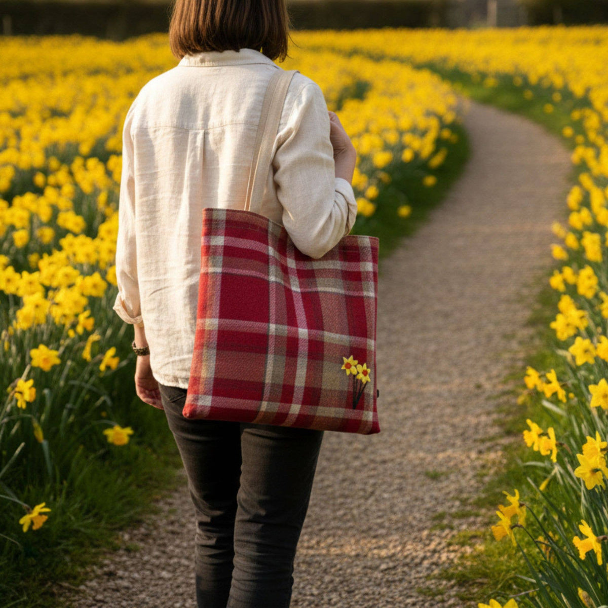 Daffodil embroidered Balmoral check Tote Bags / shopping bag: Heather