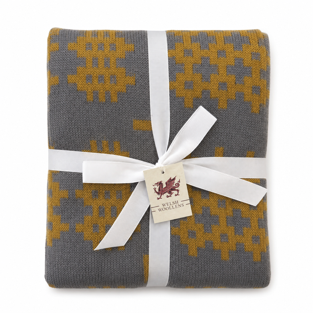 Welsh Tapestry Blanket/Throw: Red/White